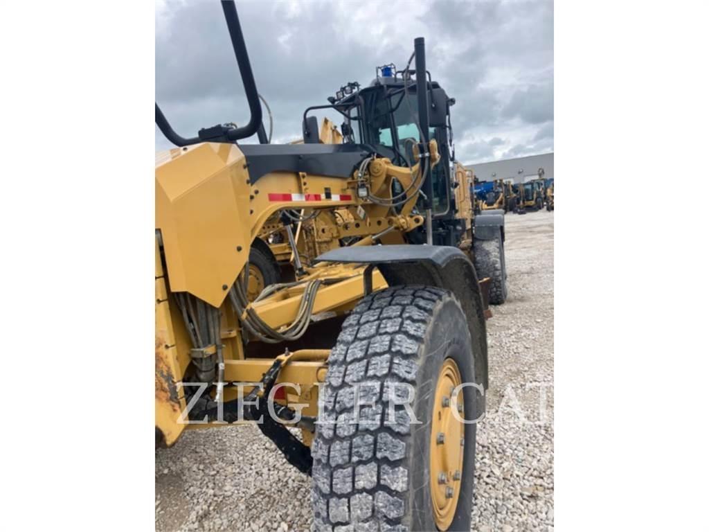 CAT 12M2AWD معدات تمهيد الطرق