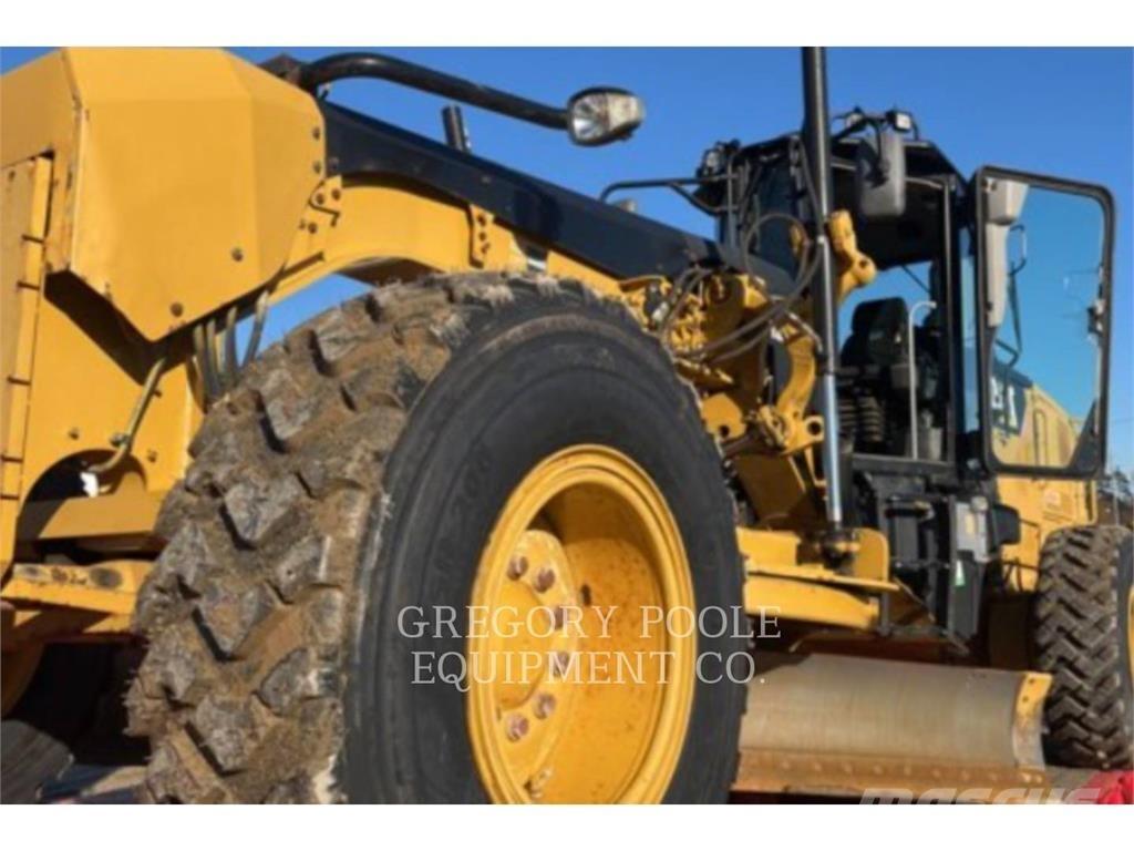 CAT 12M3 معدات تمهيد الطرق