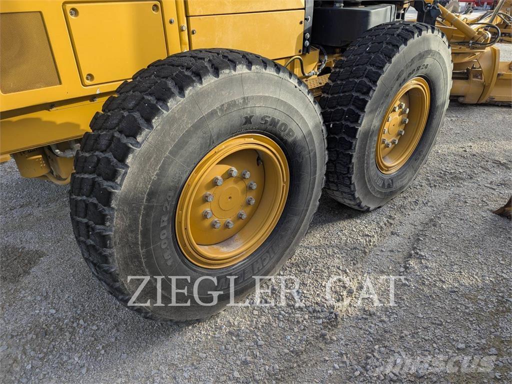 CAT 12M3AWD معدات تمهيد الطرق