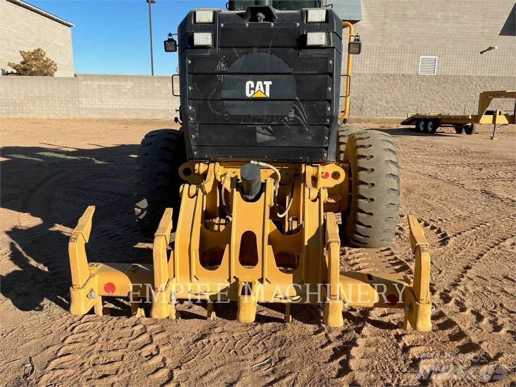 CAT 12M3AWD معدات تمهيد الطرق