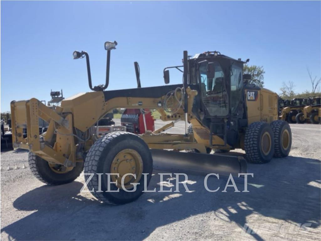 CAT 12M3AWD معدات تمهيد الطرق