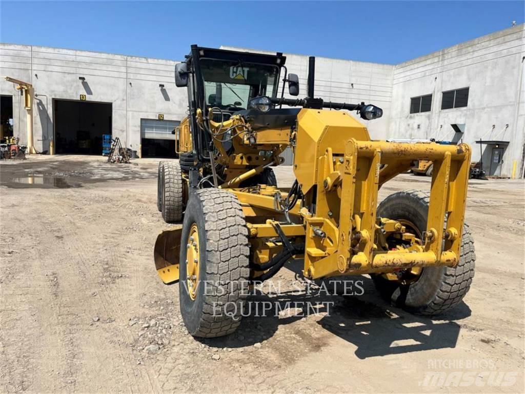 CAT 140 معدات تمهيد الطرق