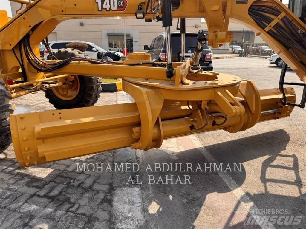 CAT 140 معدات تمهيد الطرق