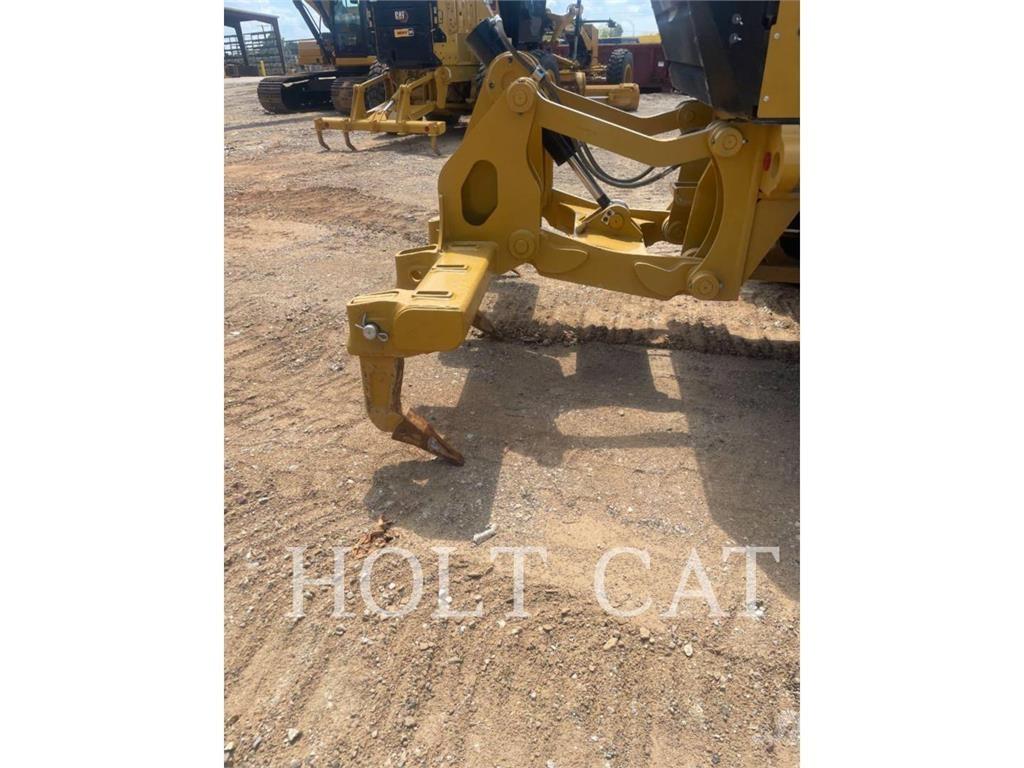 CAT 140 معدات تمهيد الطرق