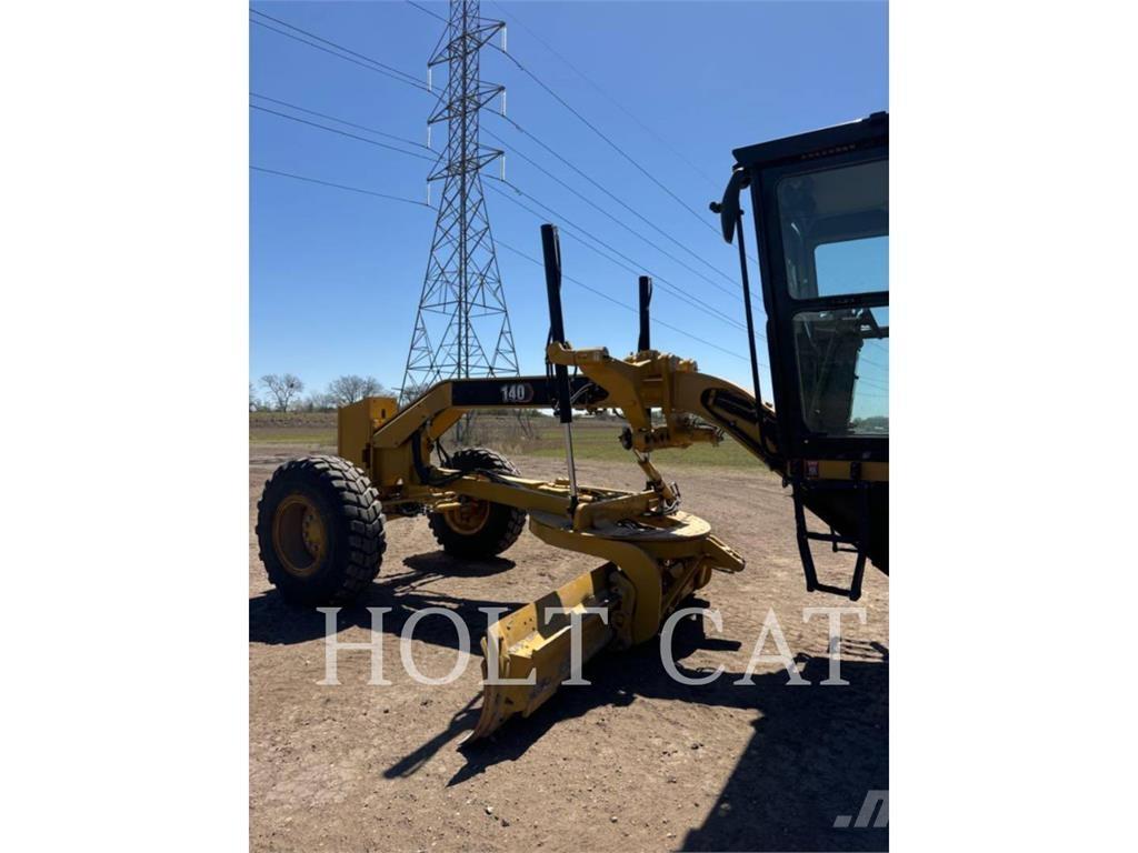 CAT 140 معدات تمهيد الطرق