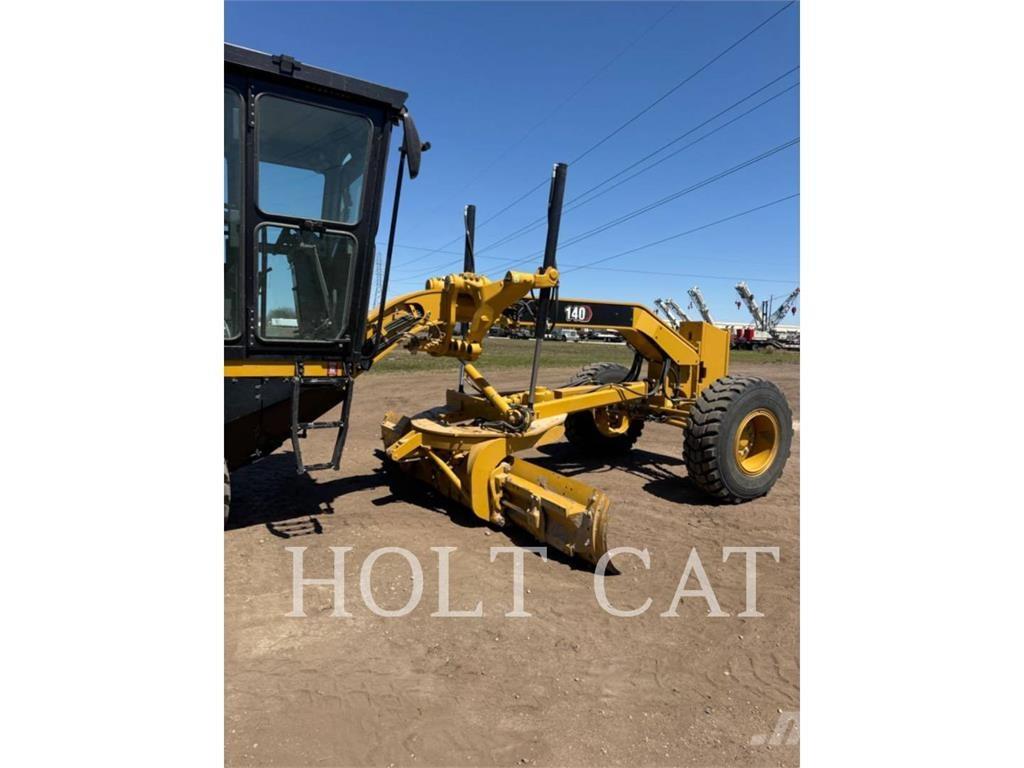 CAT 140 معدات تمهيد الطرق