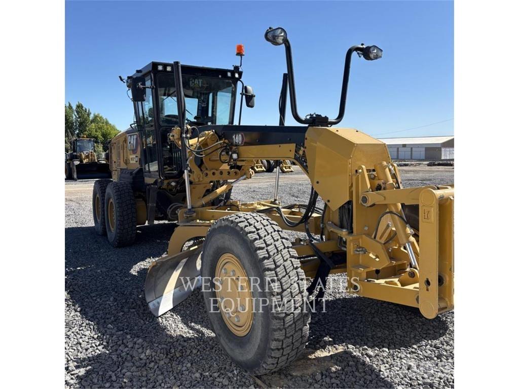 CAT 140 معدات تمهيد الطرق