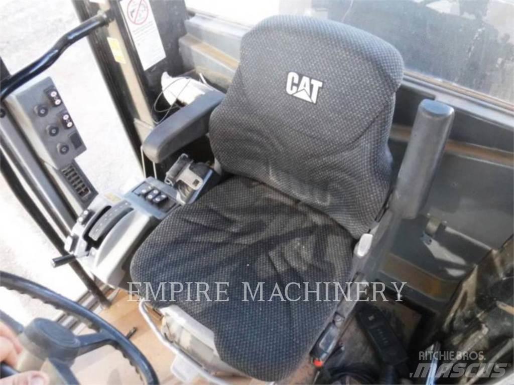 CAT 140-13 معدات تمهيد الطرق