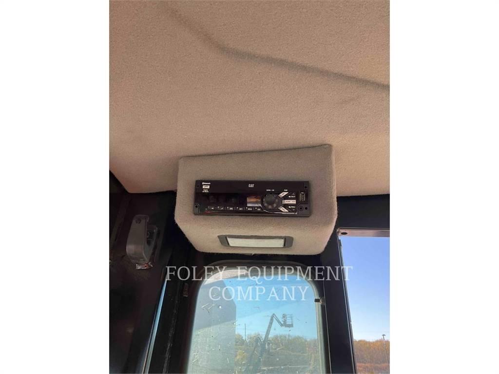 CAT 140-13AWL معدات تمهيد الطرق