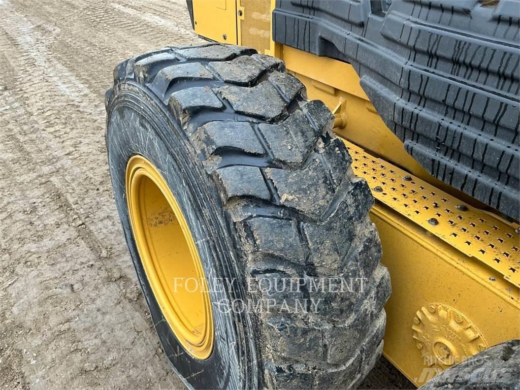 CAT 140-13AWL معدات تمهيد الطرق
