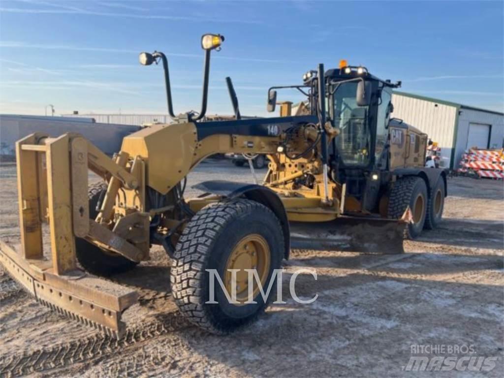 CAT 140-15AWD معدات تمهيد الطرق