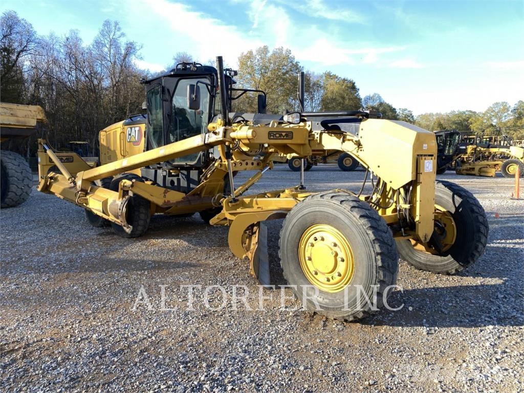 CAT 140-15AWD معدات تمهيد الطرق