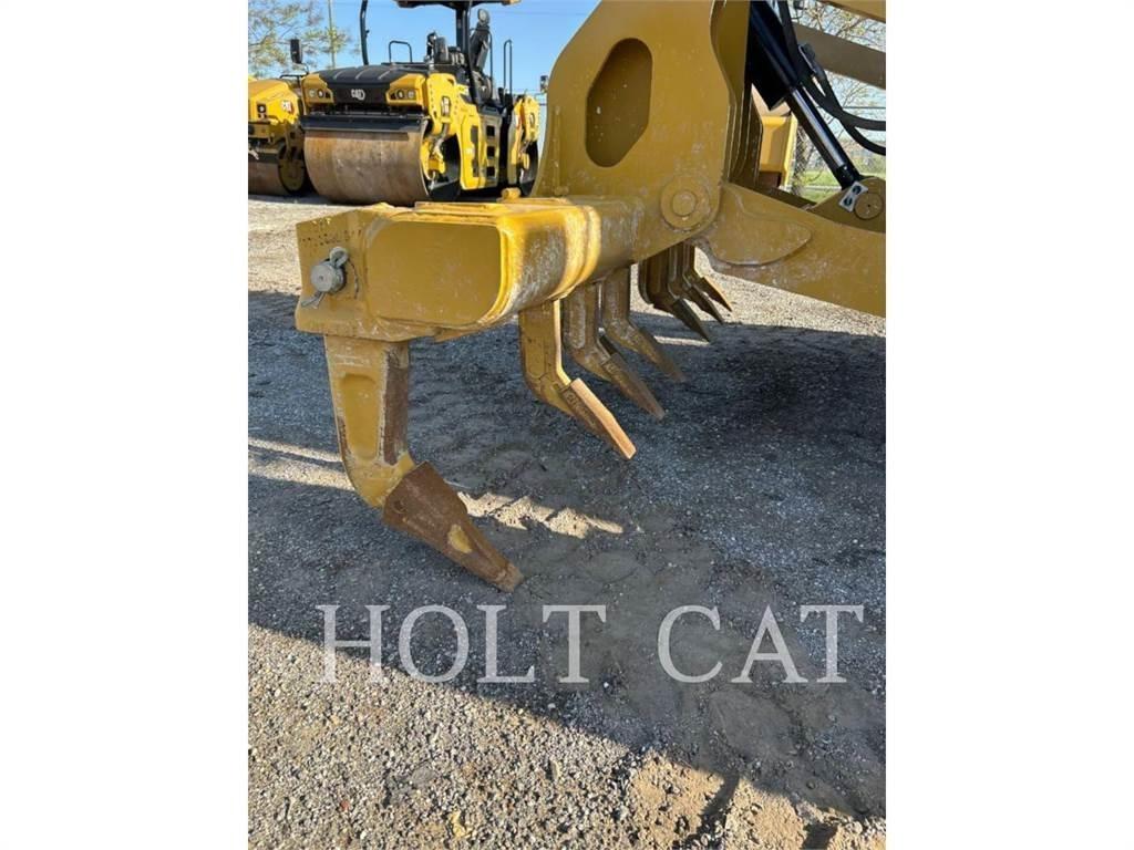 CAT 140 AWD معدات تمهيد الطرق