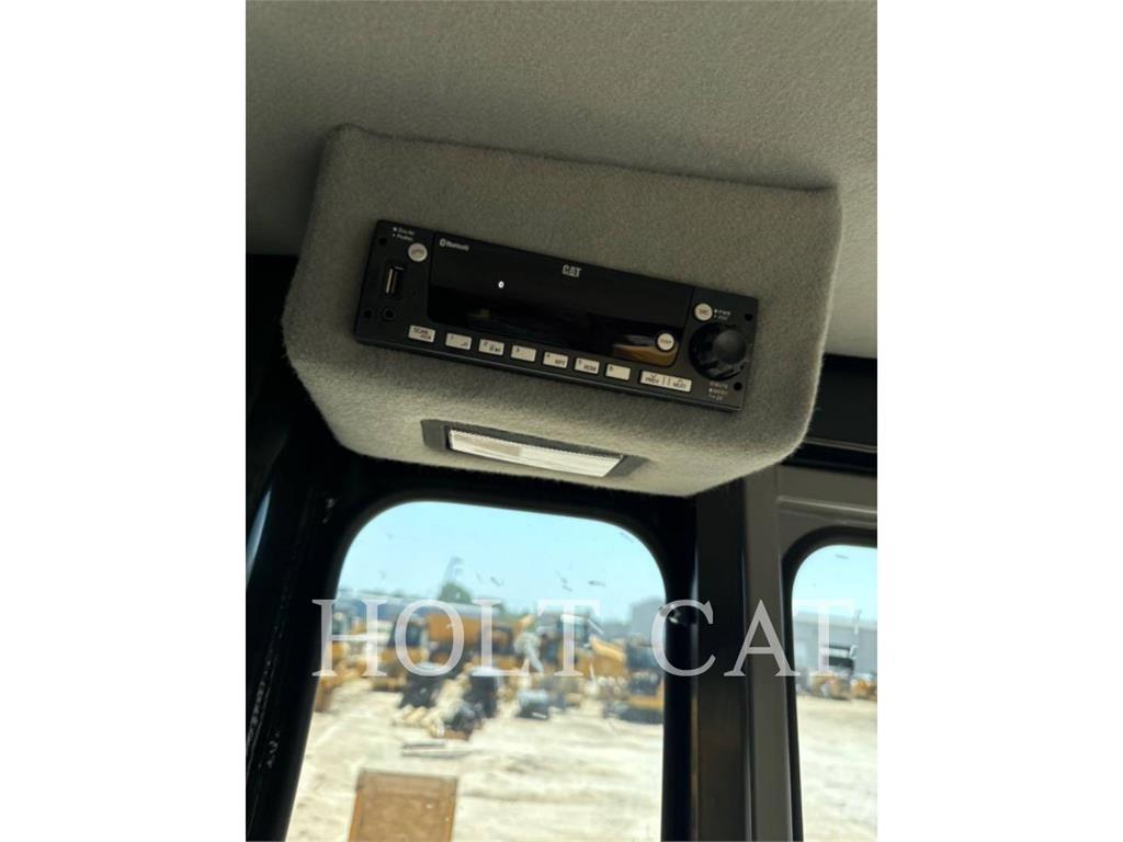 CAT 140 AWD معدات تمهيد الطرق