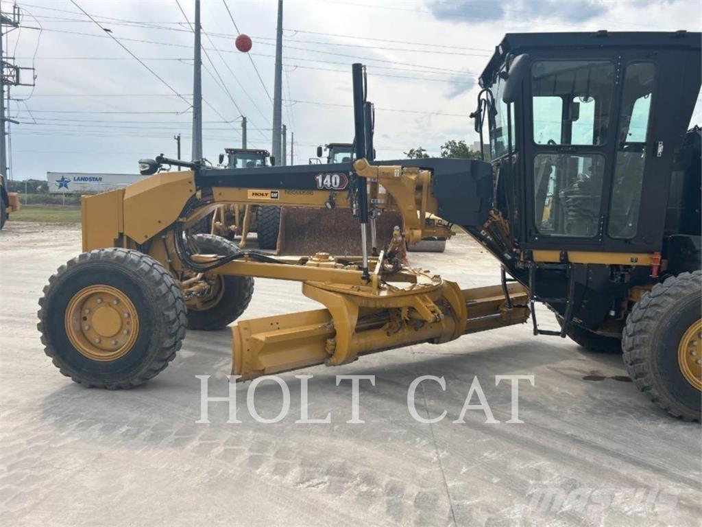 CAT 140 AWD معدات تمهيد الطرق