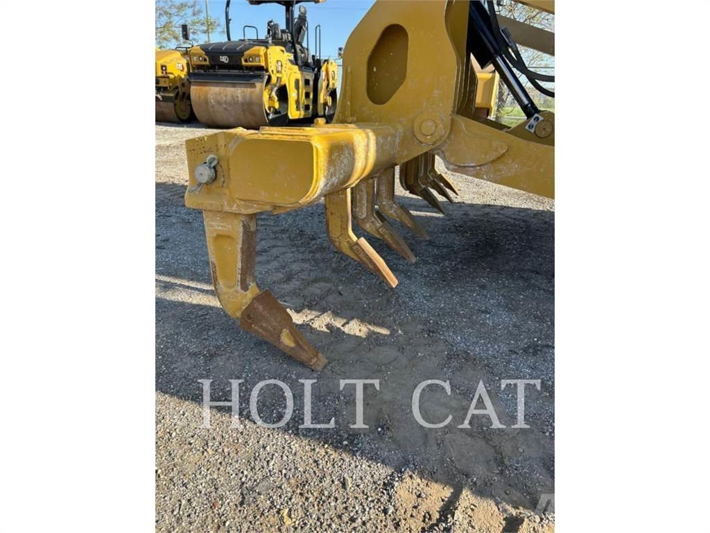 CAT 140 AWD3 معدات تمهيد الطرق