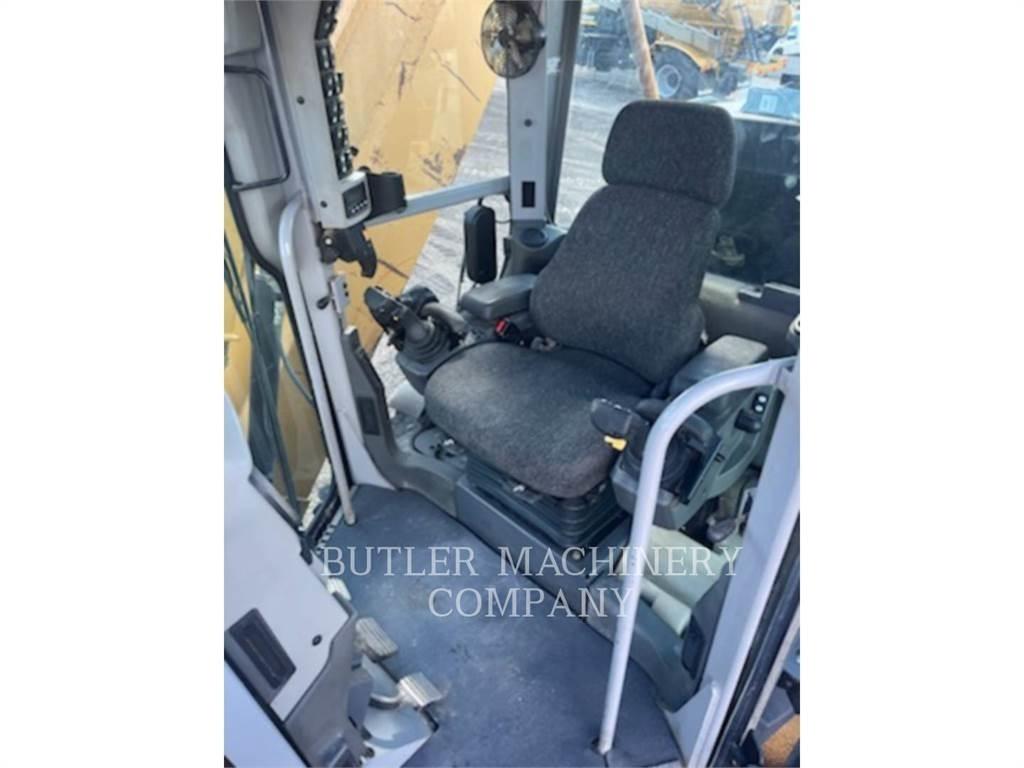 CAT 140 M2 معدات تمهيد الطرق