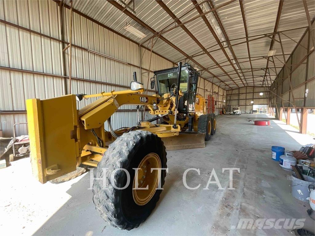 CAT 14001GC معدات تمهيد الطرق