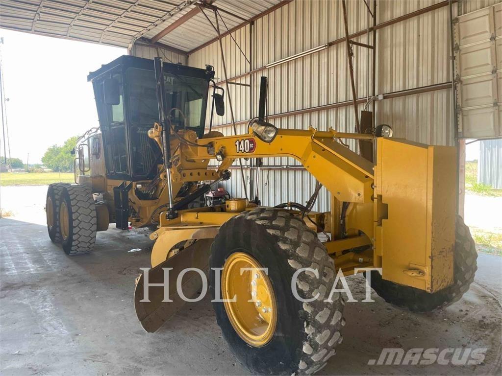 CAT 14001GC معدات تمهيد الطرق