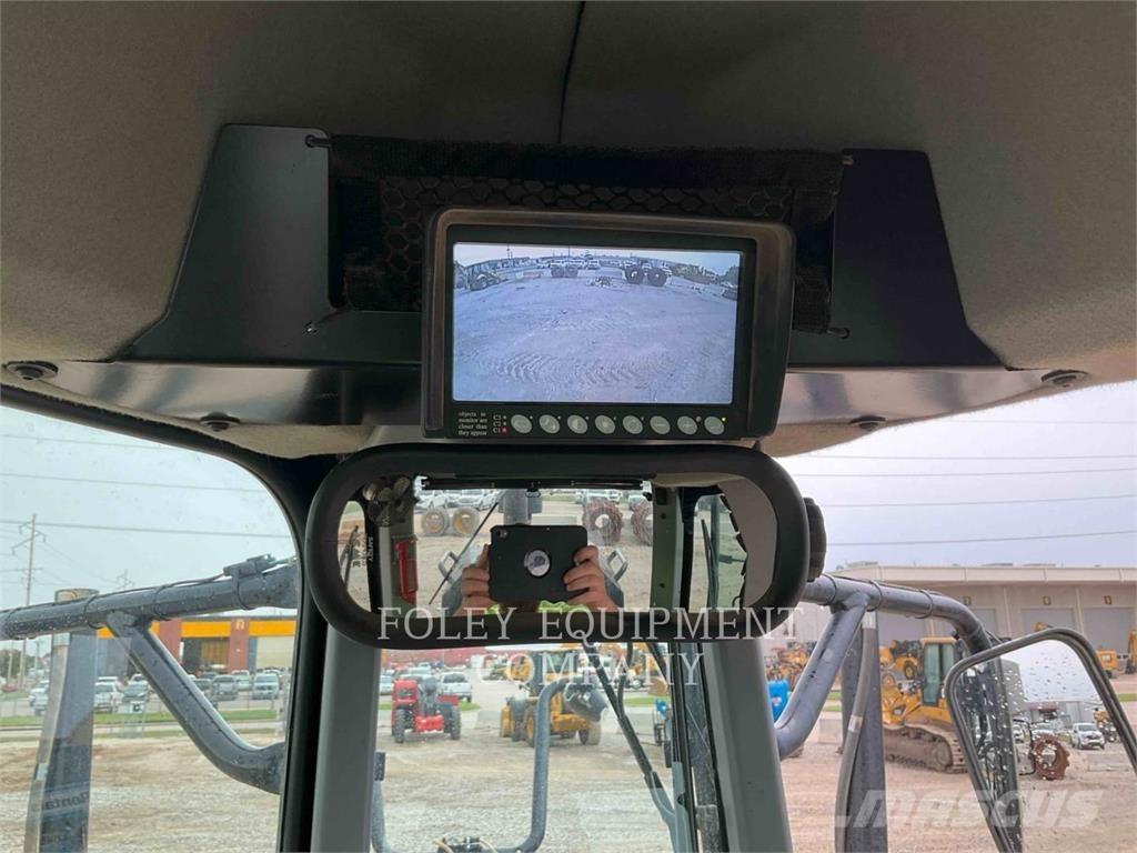CAT 14015AWD معدات تمهيد الطرق