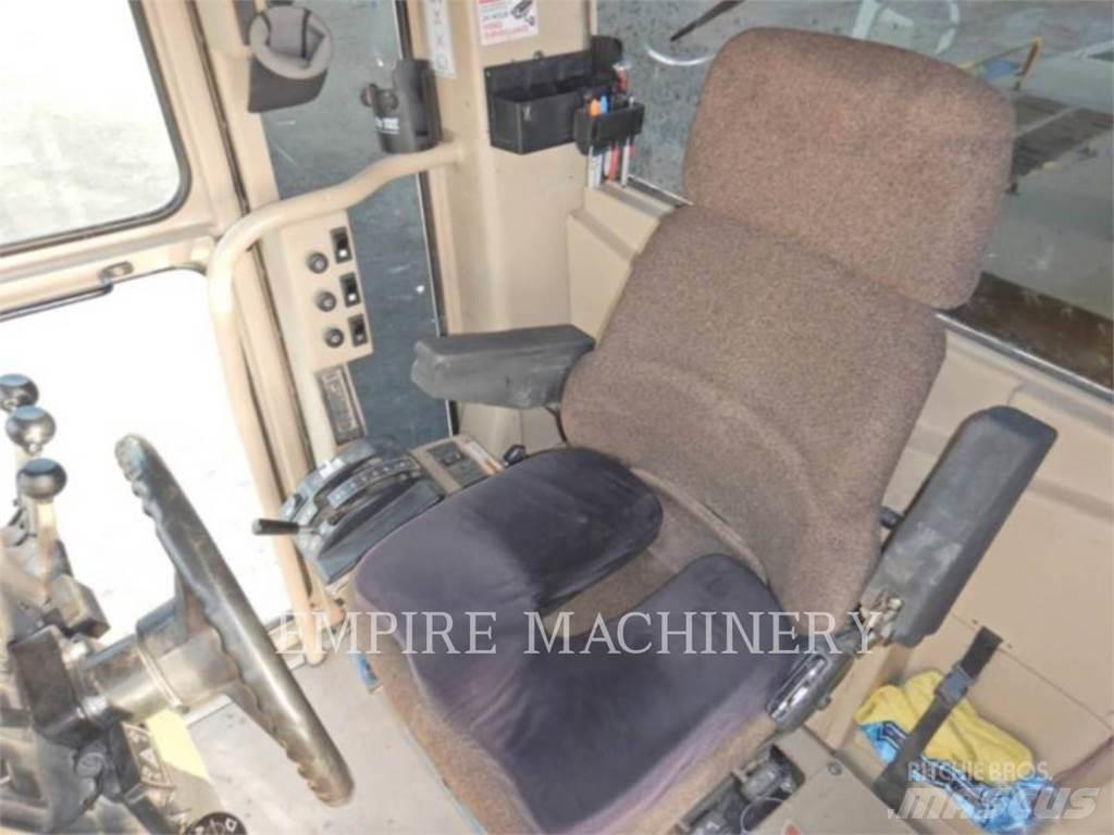 CAT 140H معدات تمهيد الطرق
