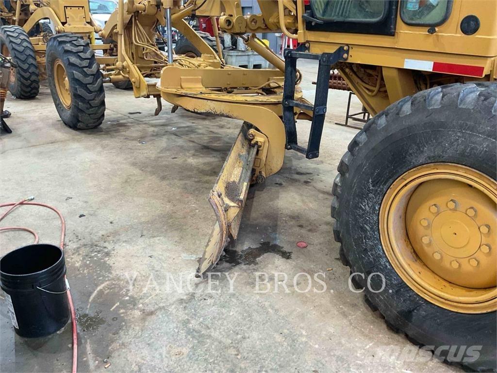 CAT 140HNA معدات تمهيد الطرق