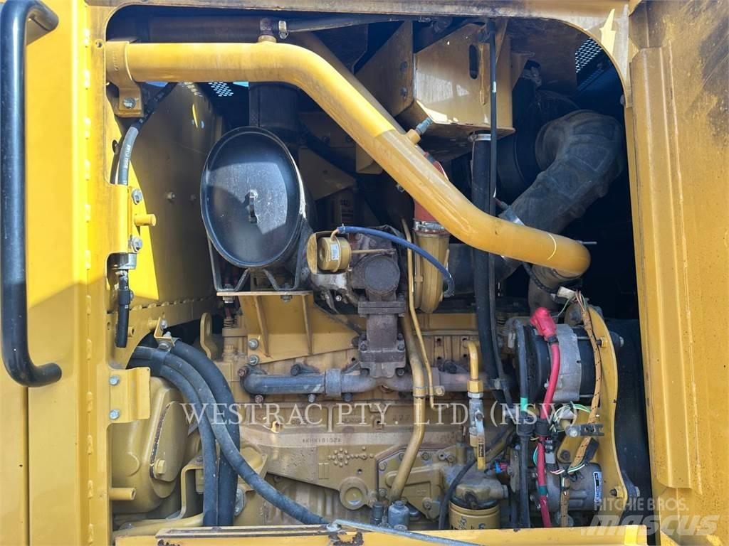 CAT 140M معدات تمهيد الطرق
