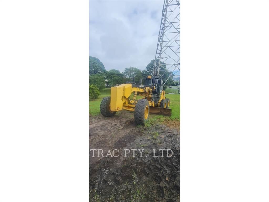 CAT 140M معدات تمهيد الطرق