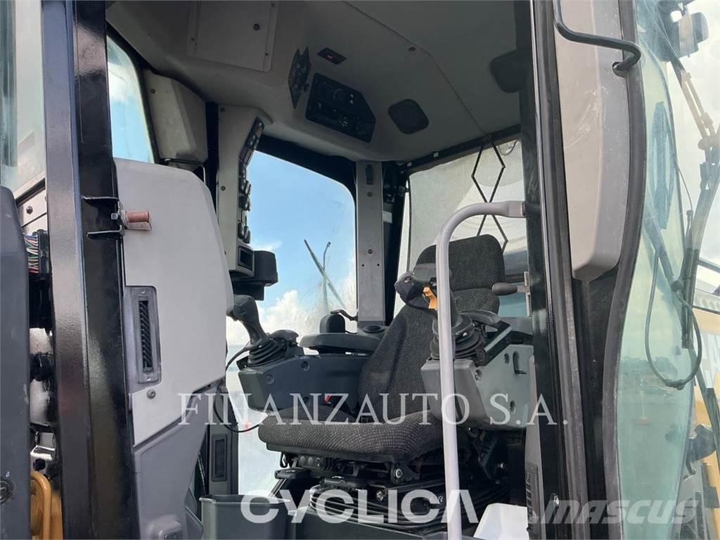 CAT 140M معدات تمهيد الطرق