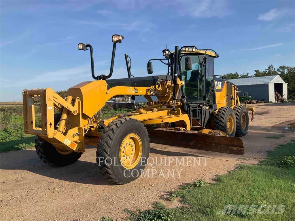 CAT 140M معدات تمهيد الطرق