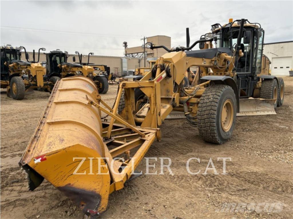 CAT 140M معدات تمهيد الطرق