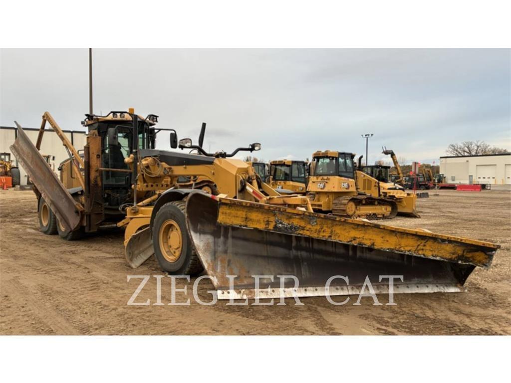 CAT 140M معدات تمهيد الطرق