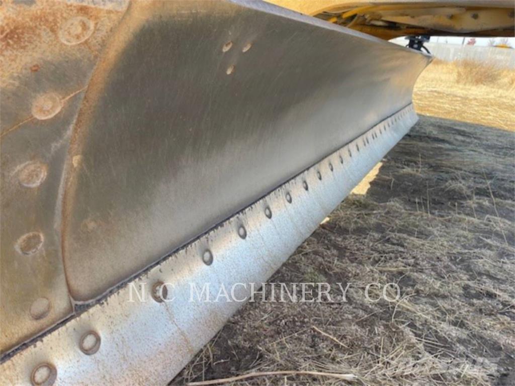 CAT 140M معدات تمهيد الطرق