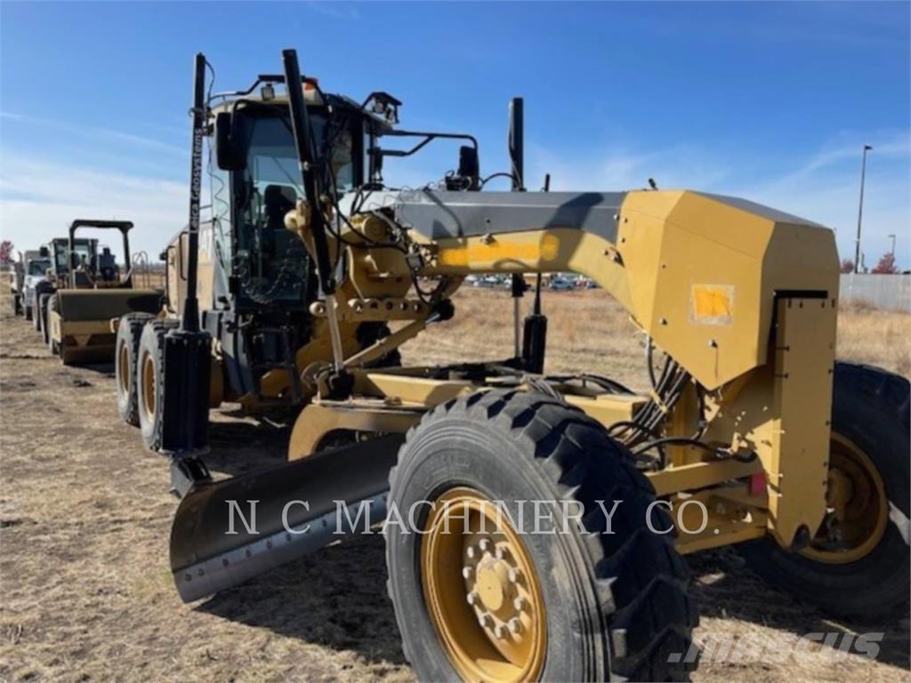 CAT 140M معدات تمهيد الطرق