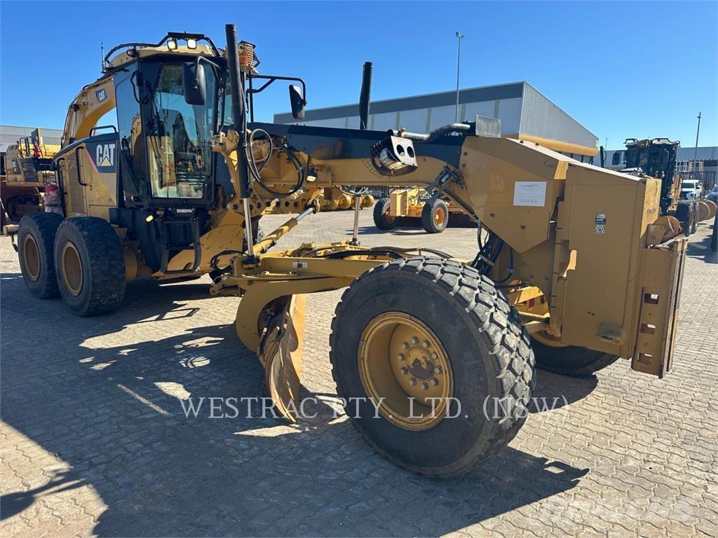 CAT 140M معدات تمهيد الطرق