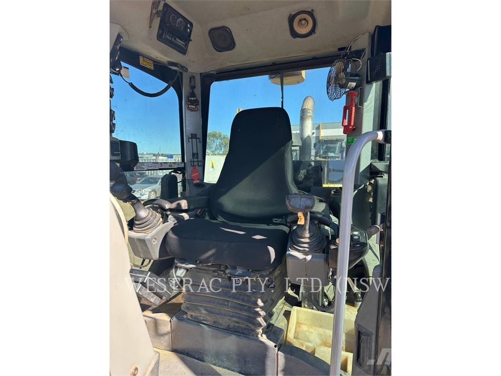 CAT 140M معدات تمهيد الطرق