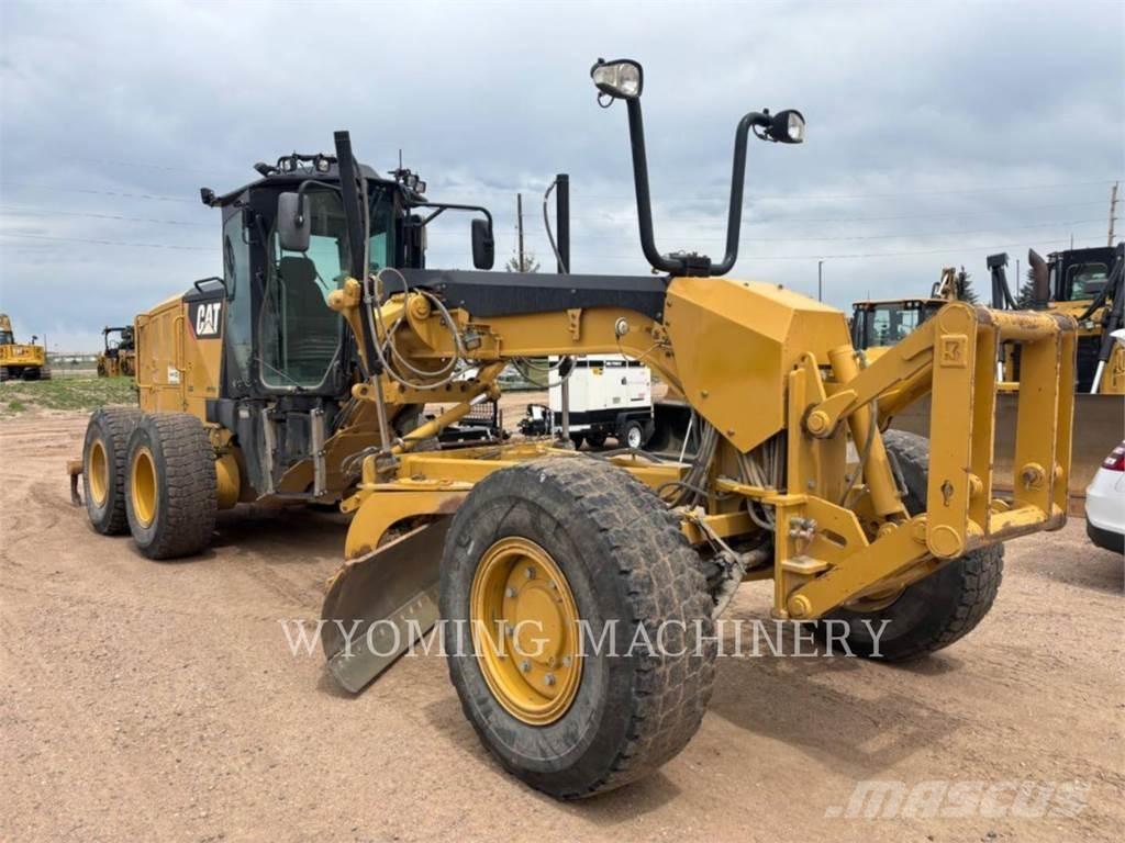 CAT 140M 2 معدات تمهيد الطرق