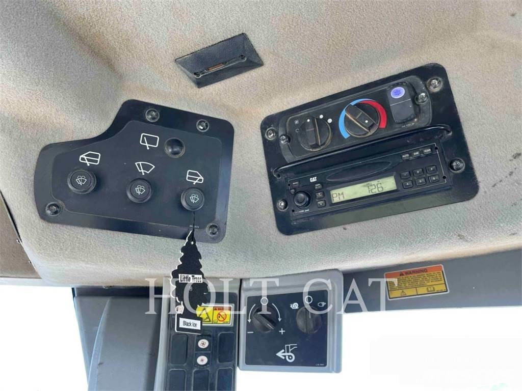 CAT 140M AWD معدات تمهيد الطرق