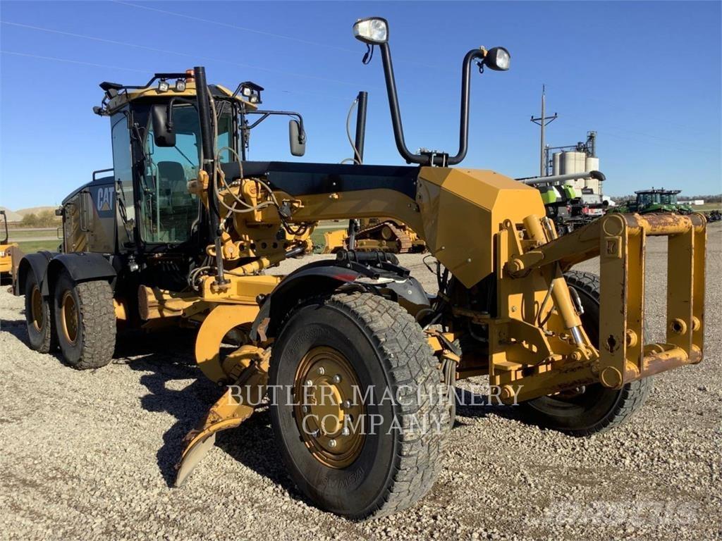 CAT 140M AWD معدات تمهيد الطرق