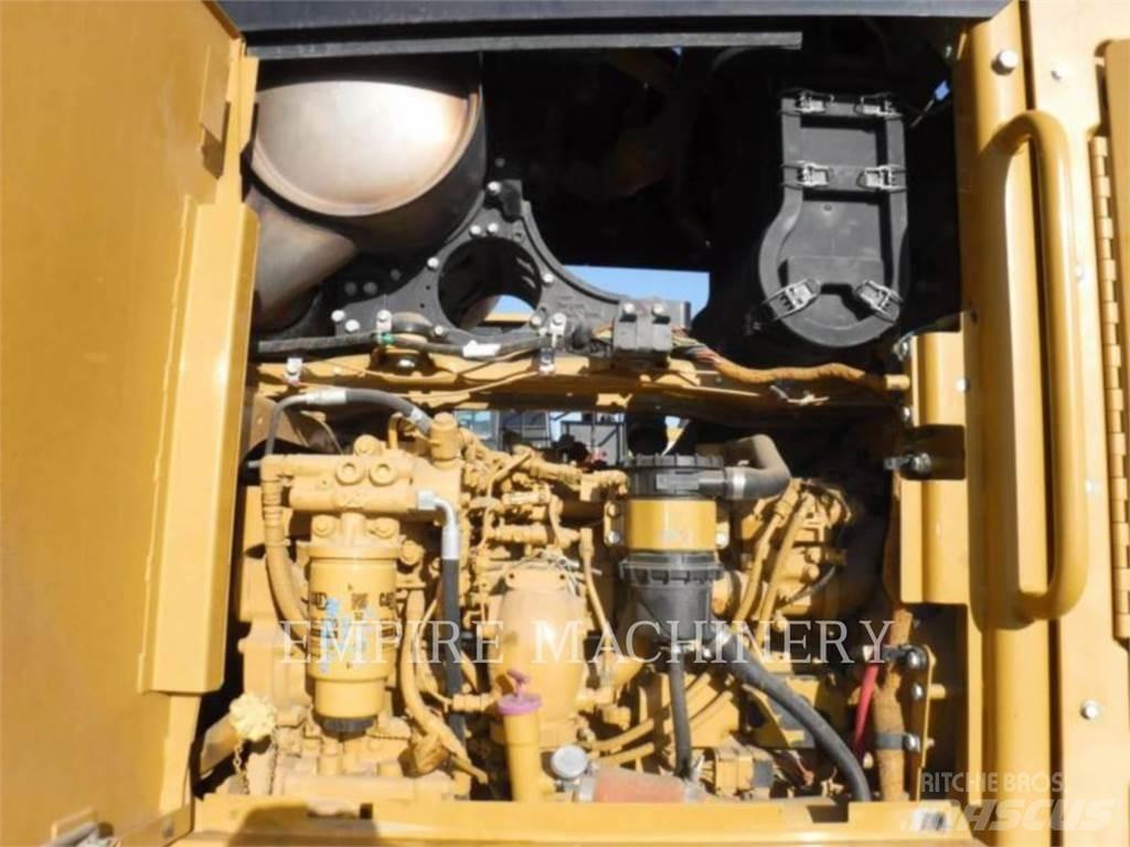 CAT 140M2 معدات تمهيد الطرق