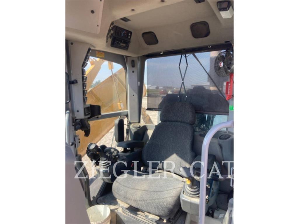 CAT 140M2 معدات تمهيد الطرق
