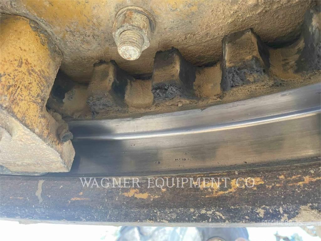 CAT 140M2 AWD معدات تمهيد الطرق