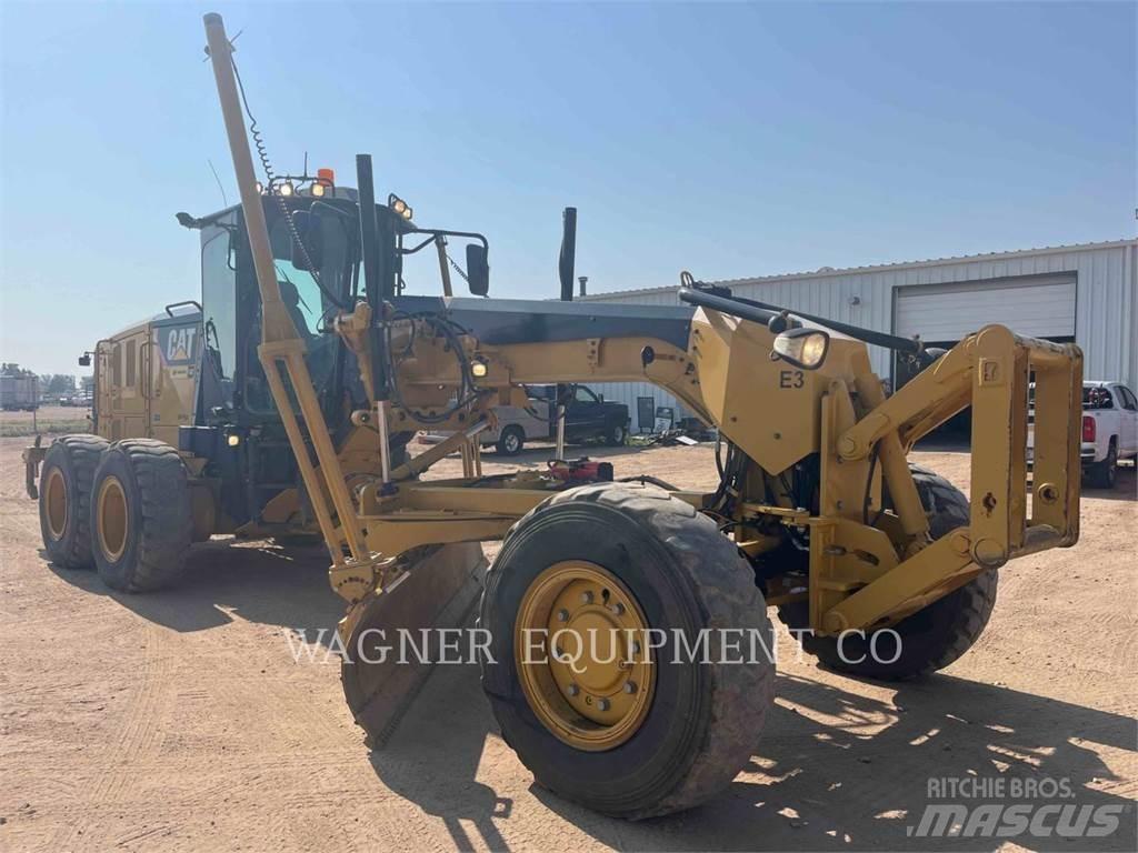 CAT 140M2 AWD معدات تمهيد الطرق