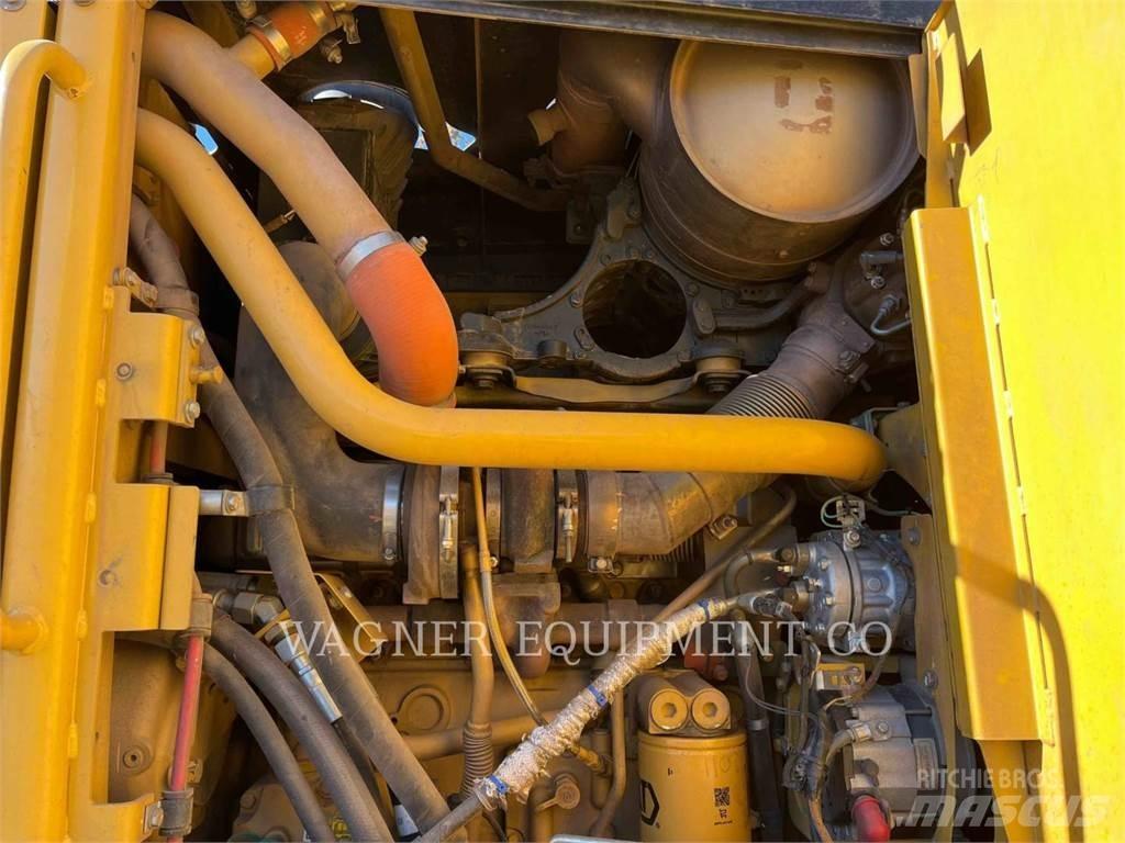 CAT 140M2 AWD معدات تمهيد الطرق