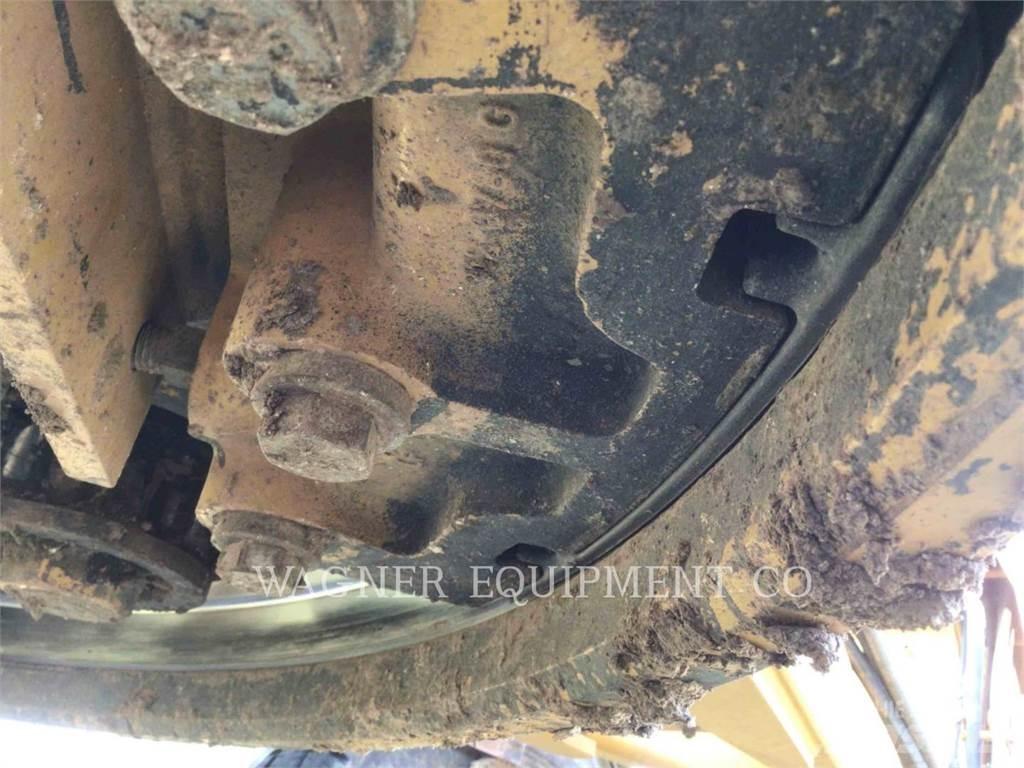 CAT 140M2 AWD معدات تمهيد الطرق