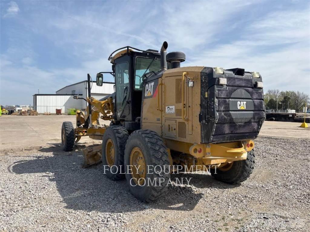 CAT 140M2AW معدات تمهيد الطرق