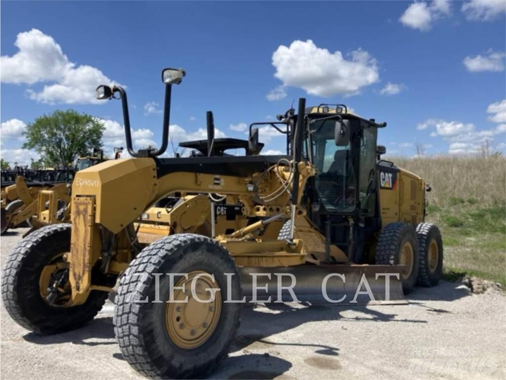 CAT 140M2AWD معدات تمهيد الطرق