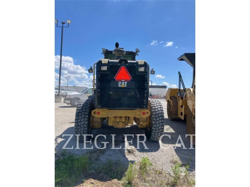 CAT 140M2AWD معدات تمهيد الطرق