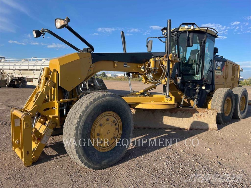 CAT 140M2AWD معدات تمهيد الطرق