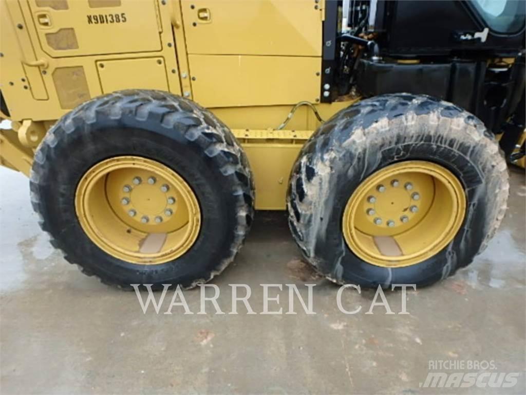 CAT 140M3 معدات تمهيد الطرق